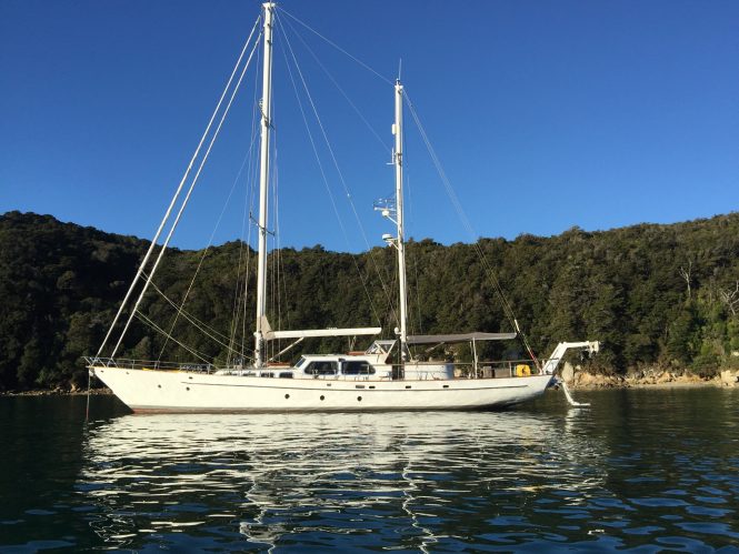 Sailing yacht YONDER STAR