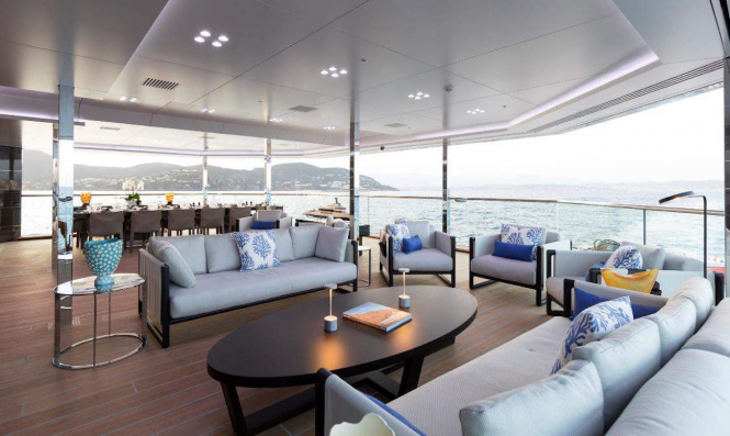 aft deck seating area