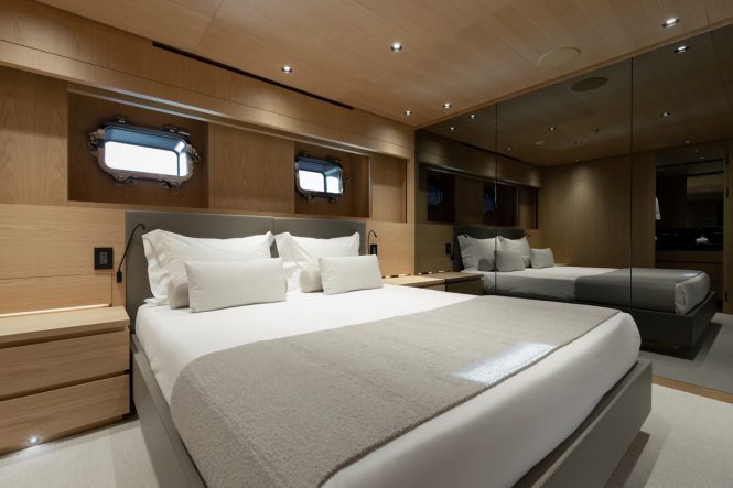 double cabin - Photo © Blue iProd