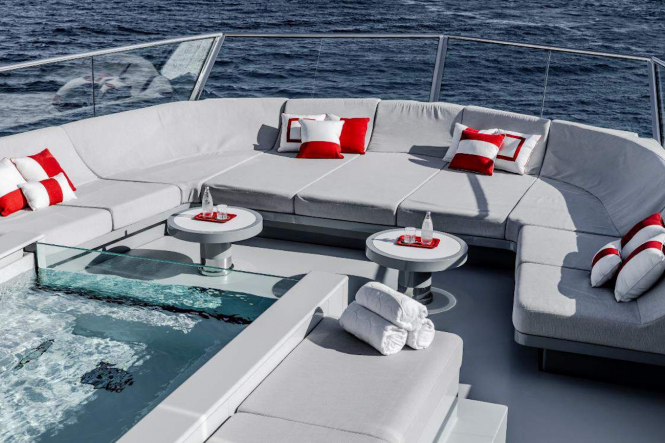 sun deck jacuzzi and seating