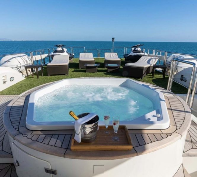 Jacuzzi on sun deck