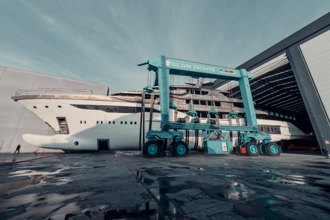 Bilgin 243 leaving the shed