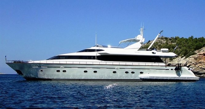FALCON ISLAND yacht