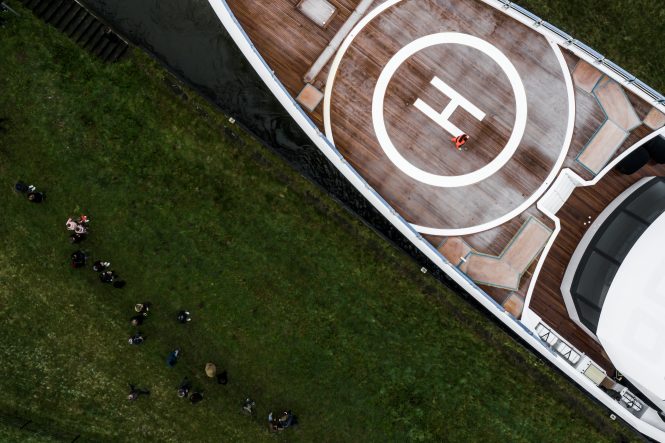 close up of the yacht's bow section © Heesen Yachts