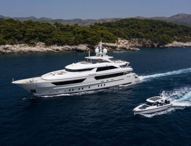 Motor yacht LAMMOUCHE