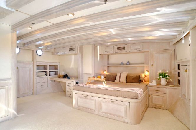 master cabin
