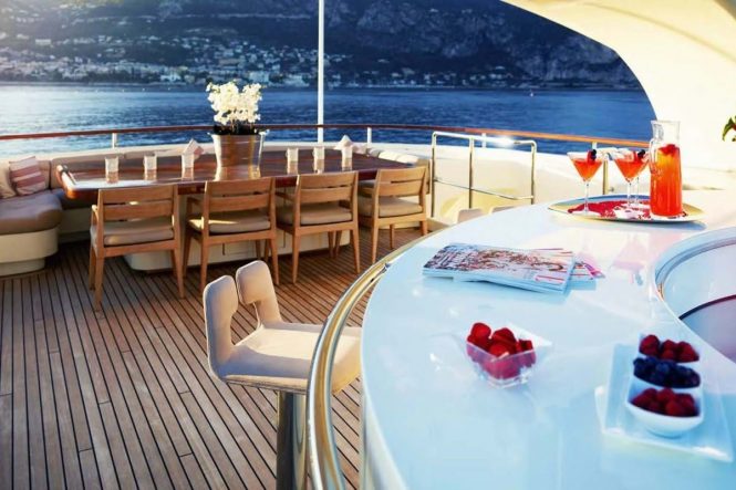 Deck bar and refreshments