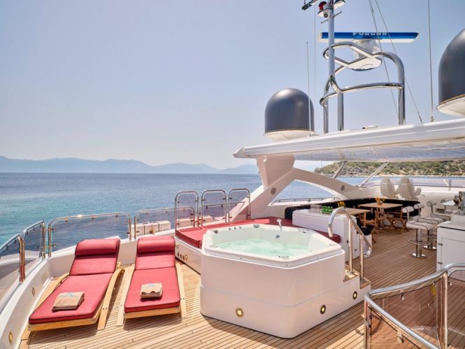 Jacuzzi aboard White Pearl I