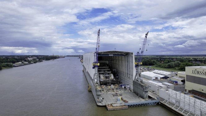 Luxury mega yacht OPERA in the shed, under construction © Photo DrDuu