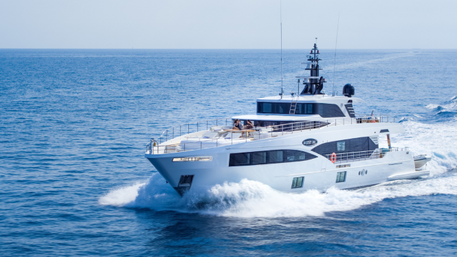 motor yacht SANTOSH