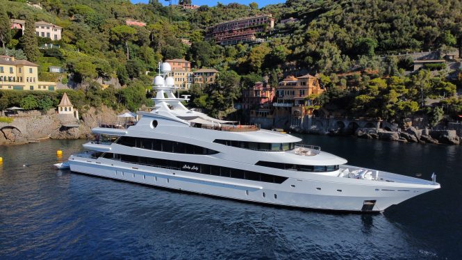 Super yacht LUCKY LADY at anchor