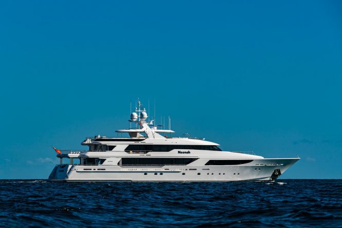 Motor yacht NEENAH