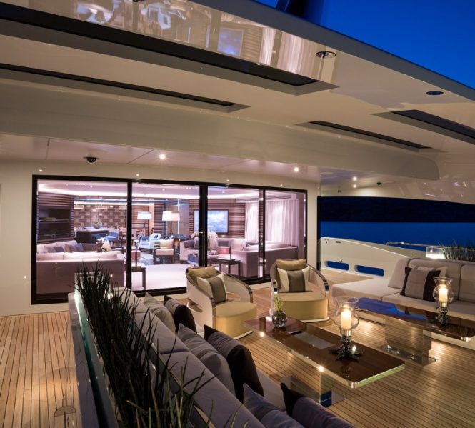 saloon and exterior seating - Photo Jeff Brown