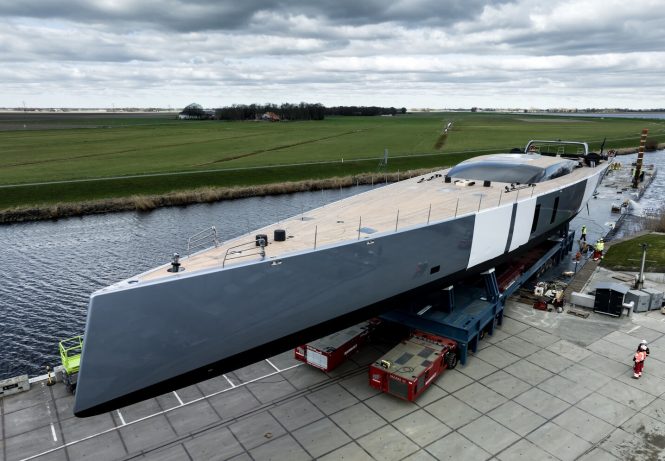 Luxury yacht SARISSA | photo Ruben Griffioen