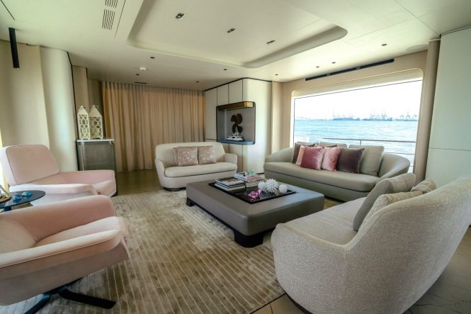 LUZ DE MAR | Main salon