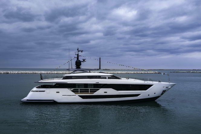 Custom Line motor yacht CIAO M
