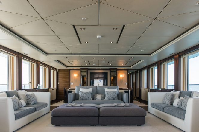 Super yacht ALALYA main salon