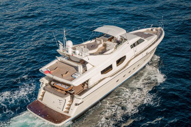 Luxury yacht ZIHUATANEJO