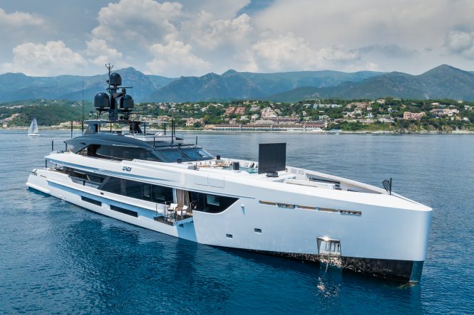 Motor Yacht GREY | image Julien Hubert TWW Yachts