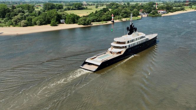 Superyacht CELERIUS | image Dr Duu photography