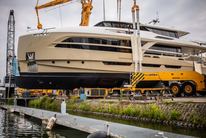 Van der Valk yacht Pilot - launch day