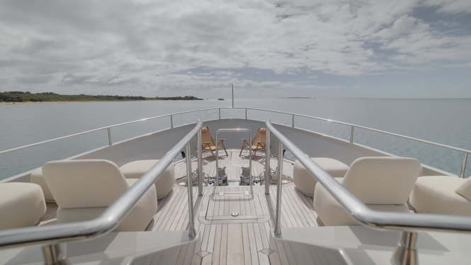 Beautiful decks with fabulous views