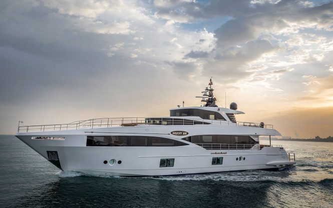 Luxury yacht WATERMACHINE