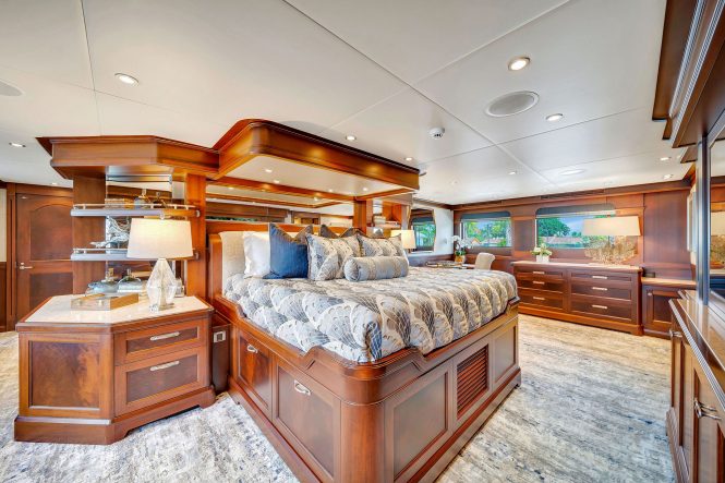 Main deck master suite