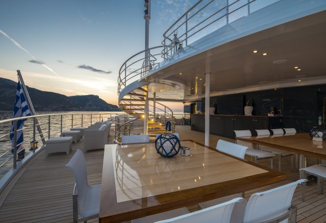 Main deck aft