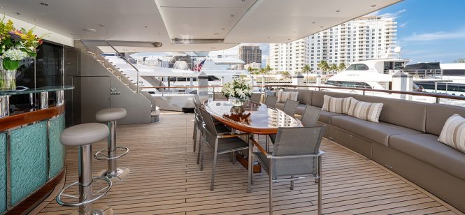 Superyacht VESPER aft deck