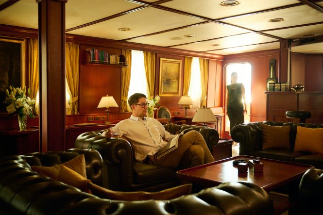 Comfortable saloon to unwind