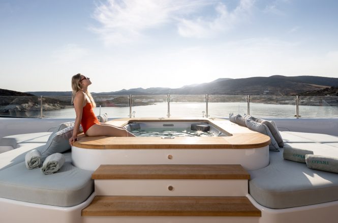 Jacuzzi aboard O'PARI - Photo © Jeff Brown Photography