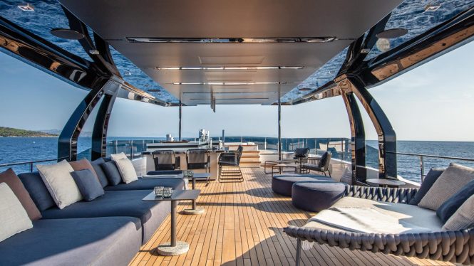 Sun deck (sistership)
