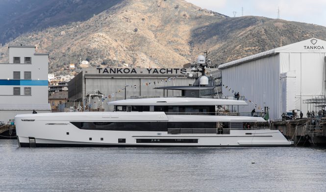 Motor yacht GO