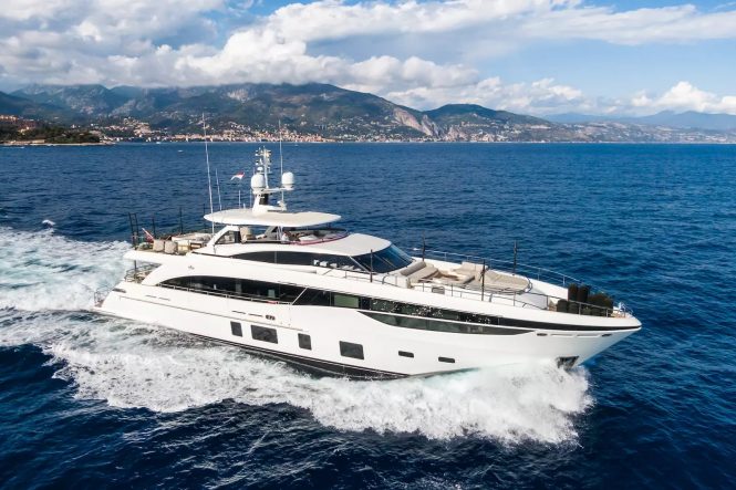 Super yacht MINOR FAMILY AFFAIR