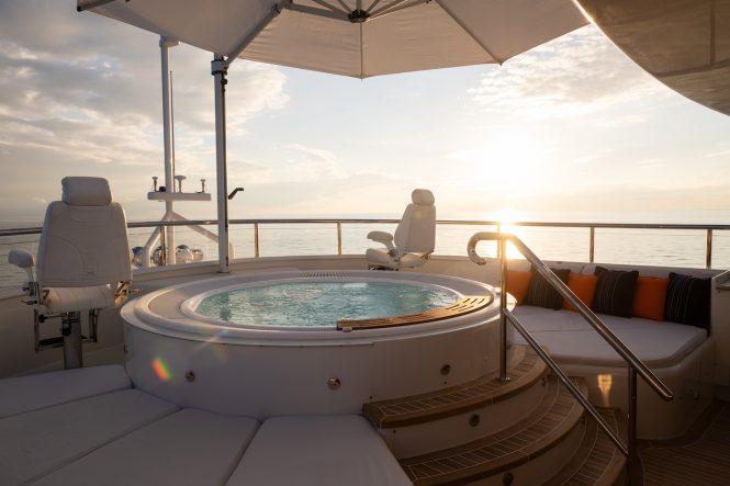 SunDeck Jacuzzi Forward
