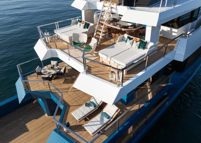 aft deck - photo Jeff Brown