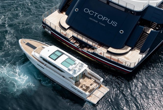 Superyacht OCTOPUS with her limousine tender