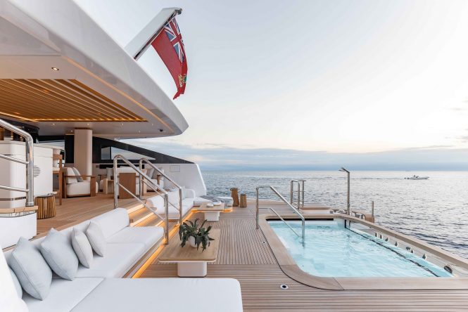 Oasis Deck® | image courtesy of Benetti