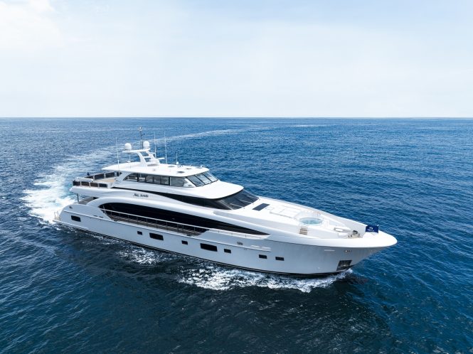 Luxury yacht MISS MICHELLE