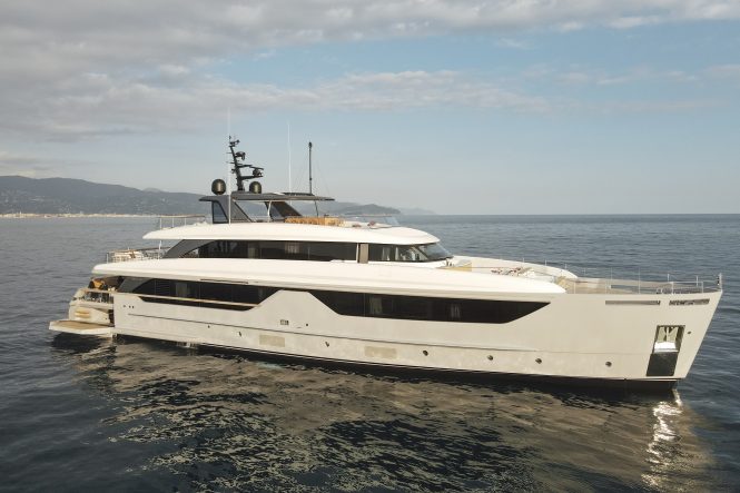 Superyacht ANDIAMO | image EB Yachts Solutions 