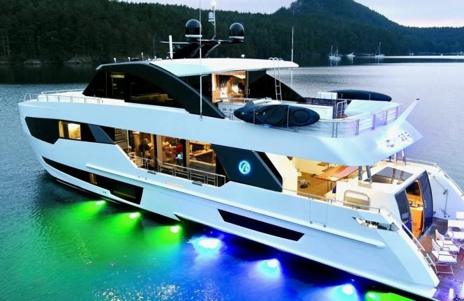 Motor yacht VOYAGER