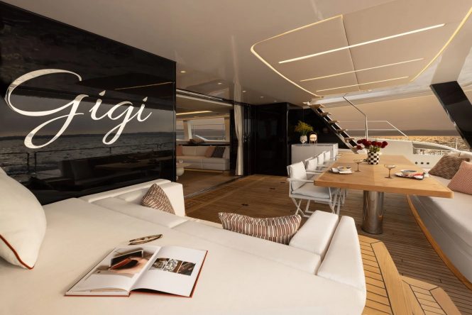 Motor catamaran GIGI | aft cockpit