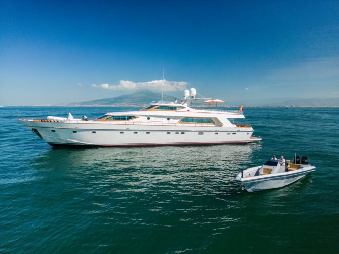 Motor yacht DISCO VOLANTE