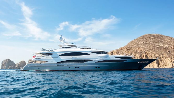 Luxury yacht Champagne Seas