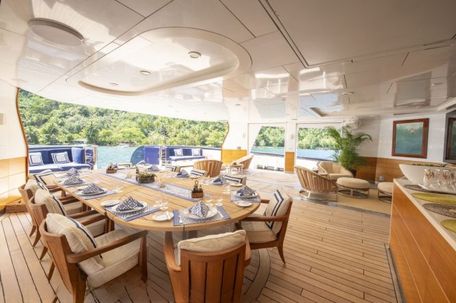 Explorer yacht ARCTIC al fresco dining