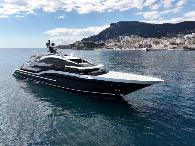 Luxury yacht LUNA