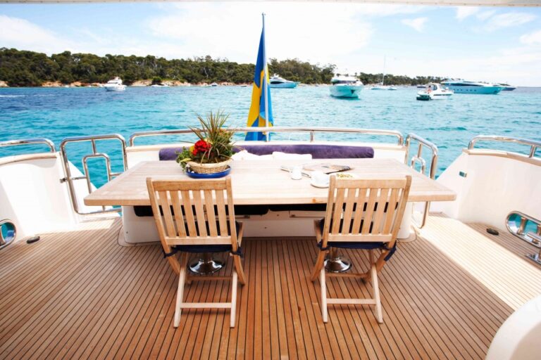 Alfresco dining