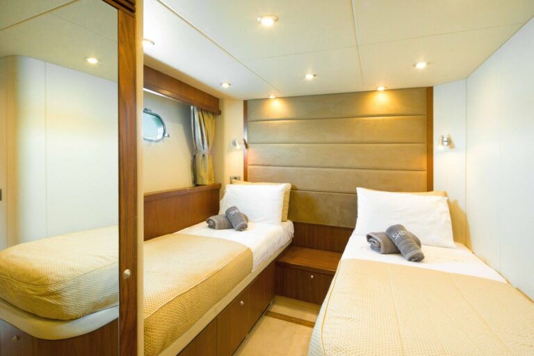 Twin cabin