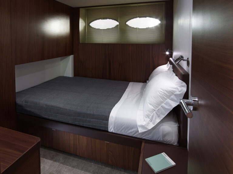 1-88 Motor Yacht - Captains Cabin